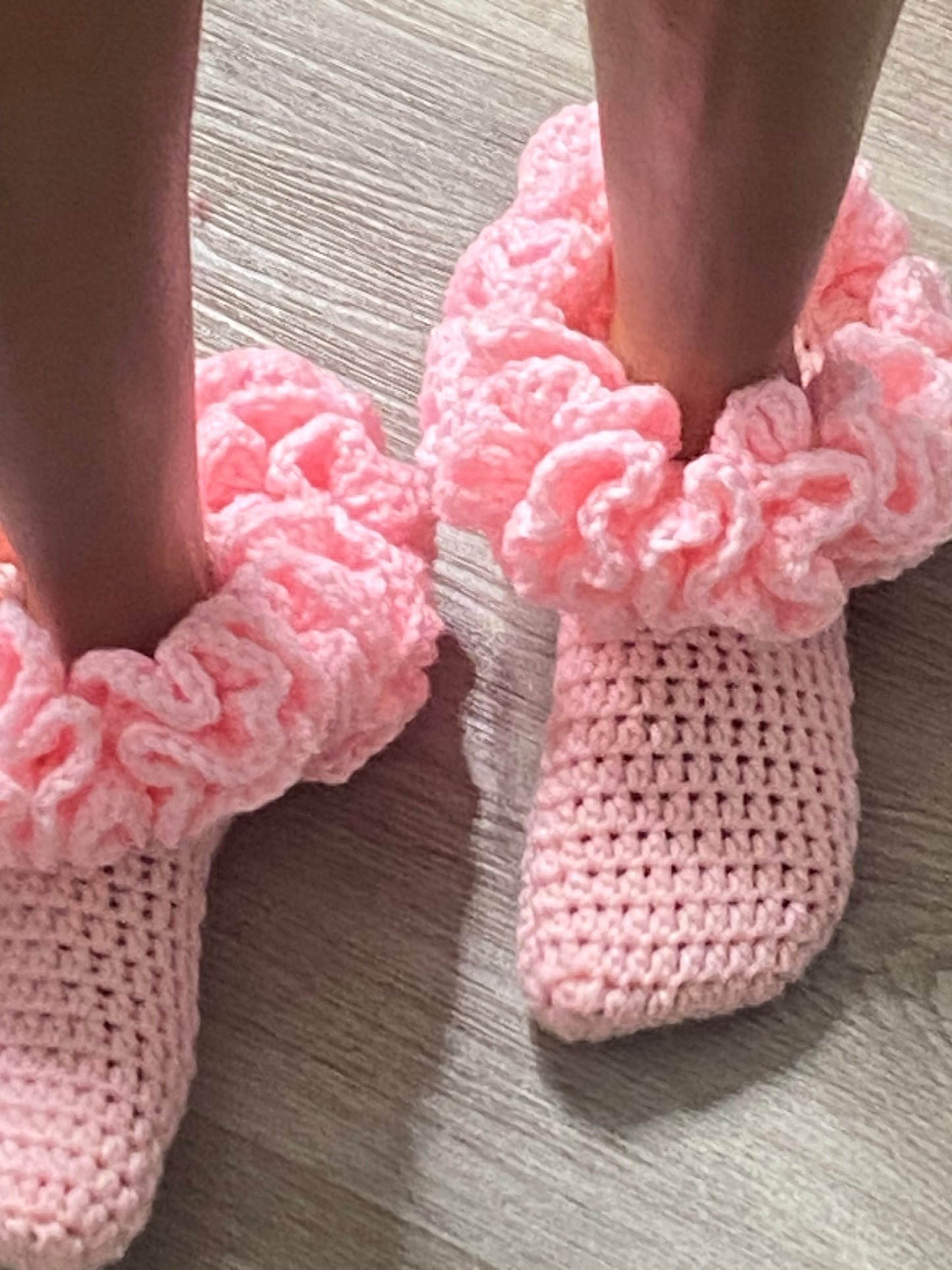 Crochet ruffle socks