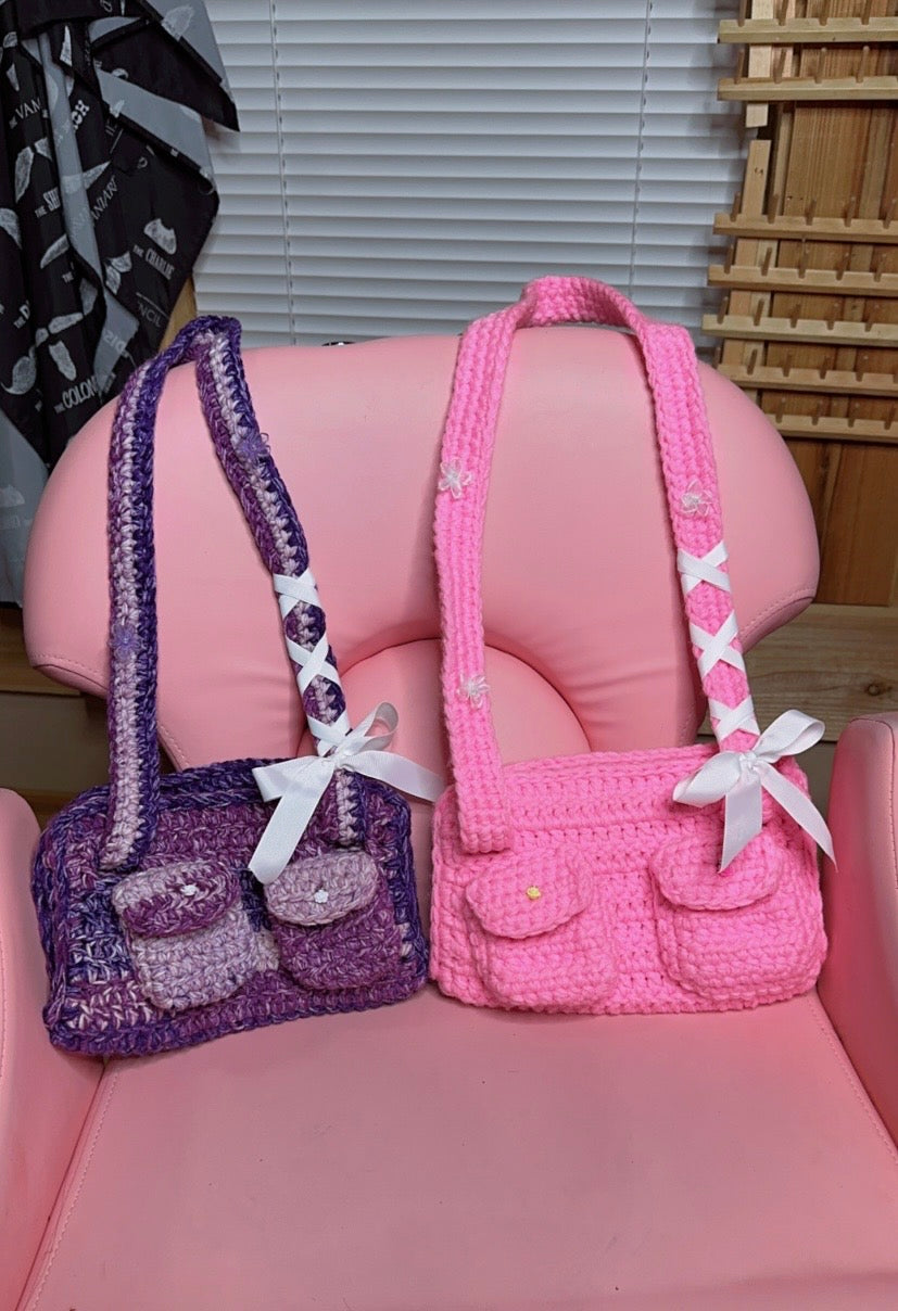 Crochet bag with pockets