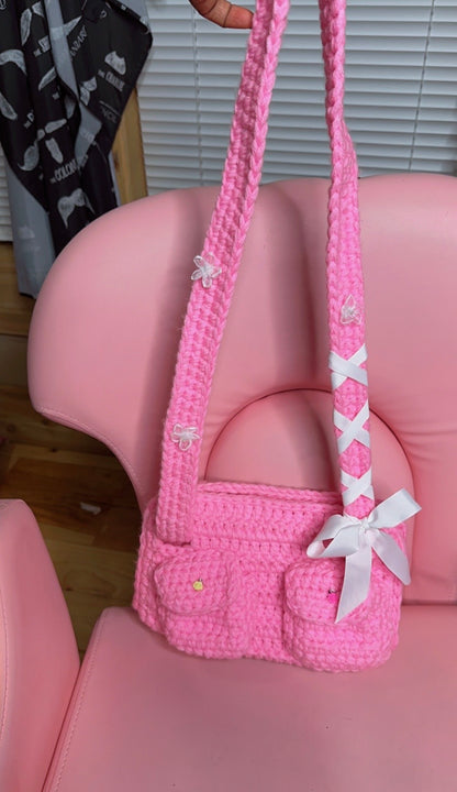Crochet bag with pockets