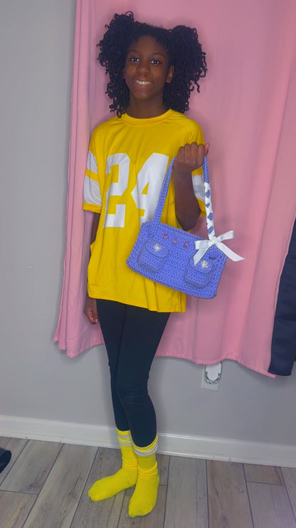 Crochet bag with pockets